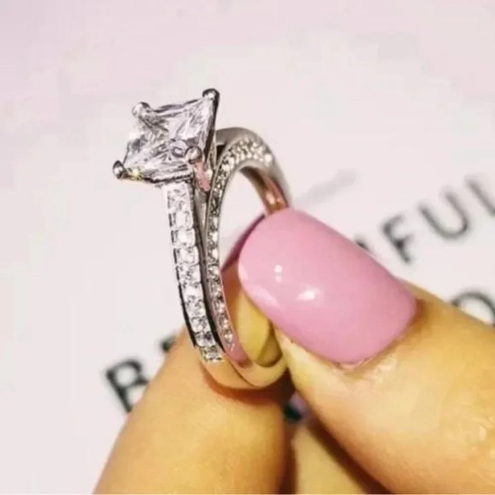NEW 925 STERLING SILVER 2 CT ENGAGEMENT DIAMOND RING, CUTE RING, SHINY RING. - Picture 2 of 5